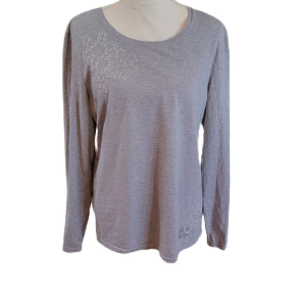 Liz Claiborne Long Sleeve Gray with White Snowflake‎ Design in Size XL